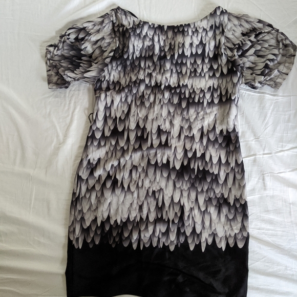 Suzi Chin for Maggie Boutique Gray Black Soft Feathered Print Dress Tie Waist - Picture 3 of 7
